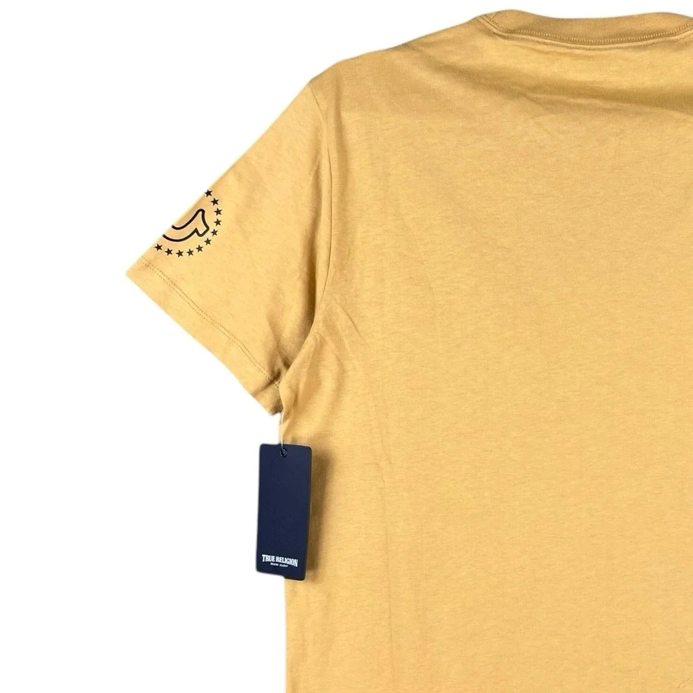 NWT True Religion Men Honey Mustard Silicone TR Area Short Sleeve T-shirt Size M